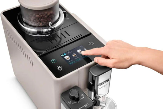 Oferta de Aniversario: De'Longhi Rivelia EXAM440.55.BG - Cafetera Automática con LatteCrema Hot, Sistema Bean Switch, Pantalla Táctil 3.5", 19 Bares